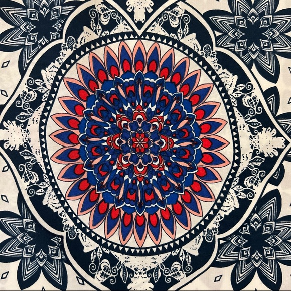 Renee C. Tank top, Size Small - Picture 5 of 6